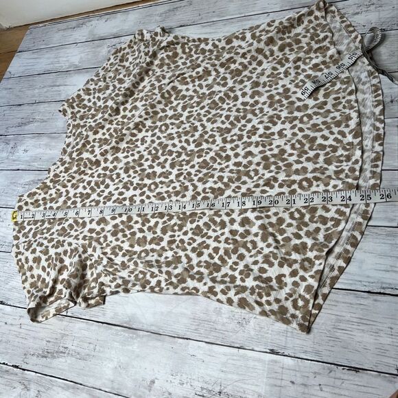 Old navy women’s leopard print top XL - Picture 2 of 3